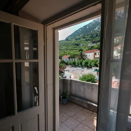 Plaza 3 * Podobuče